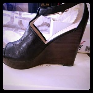 Coach juday tumbled glazed wedges